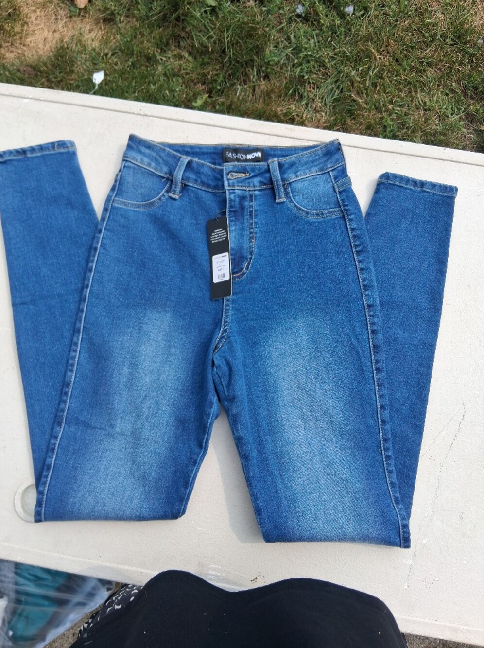 Fashion Nova Women's Blue Skinny Jeans - Mid Wash